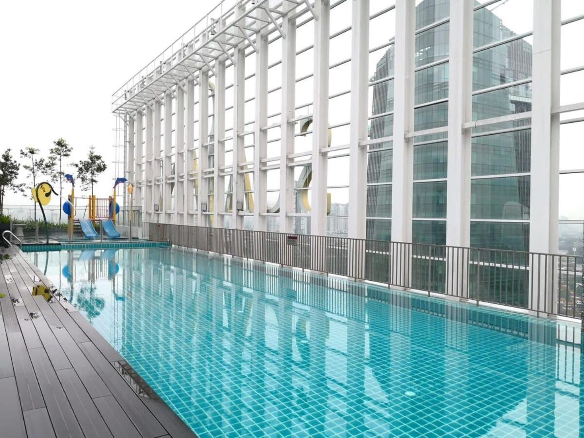 A Stylish High-Floor 2Br Suasana Suites Views Johor Bahru Zewnętrze zdjęcie